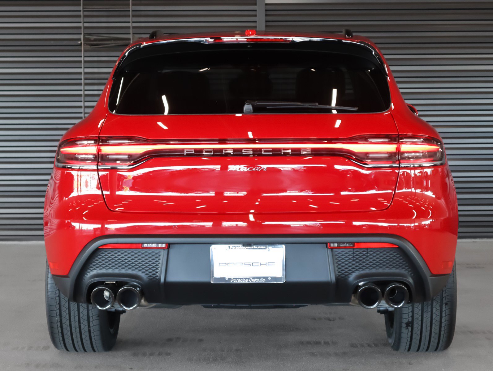 2025 Porsche Macan T photo 9