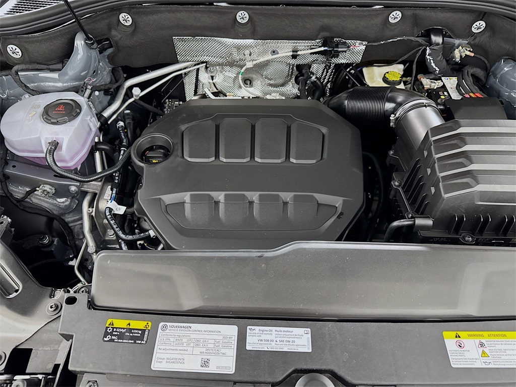 2025 Volkswagen Atlas Cross Sport SEL R-Line photo 17