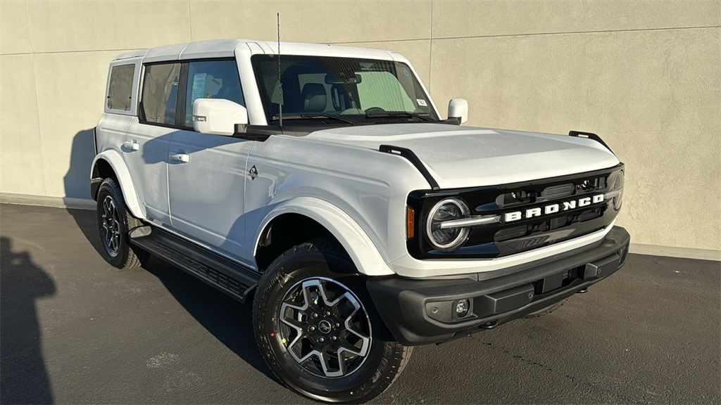 2025 Ford Bronco 4-Door Outer Banks's photo
