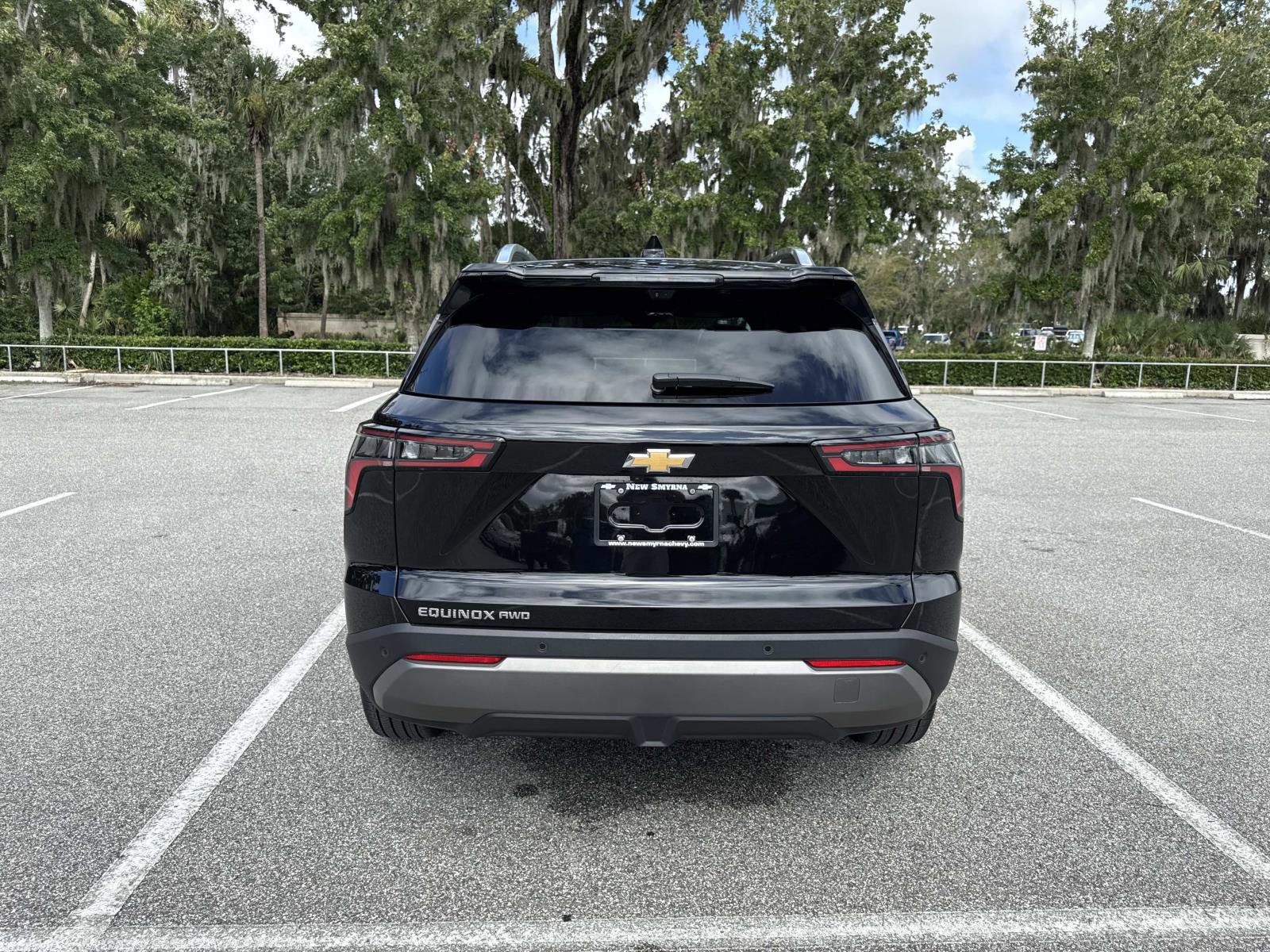 2025 Chevrolet Equinox LT photo 3
