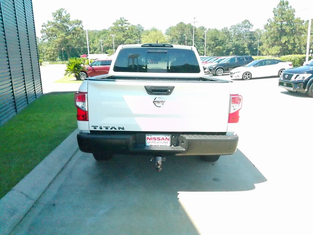 2022 Nissan Titan S photo 4