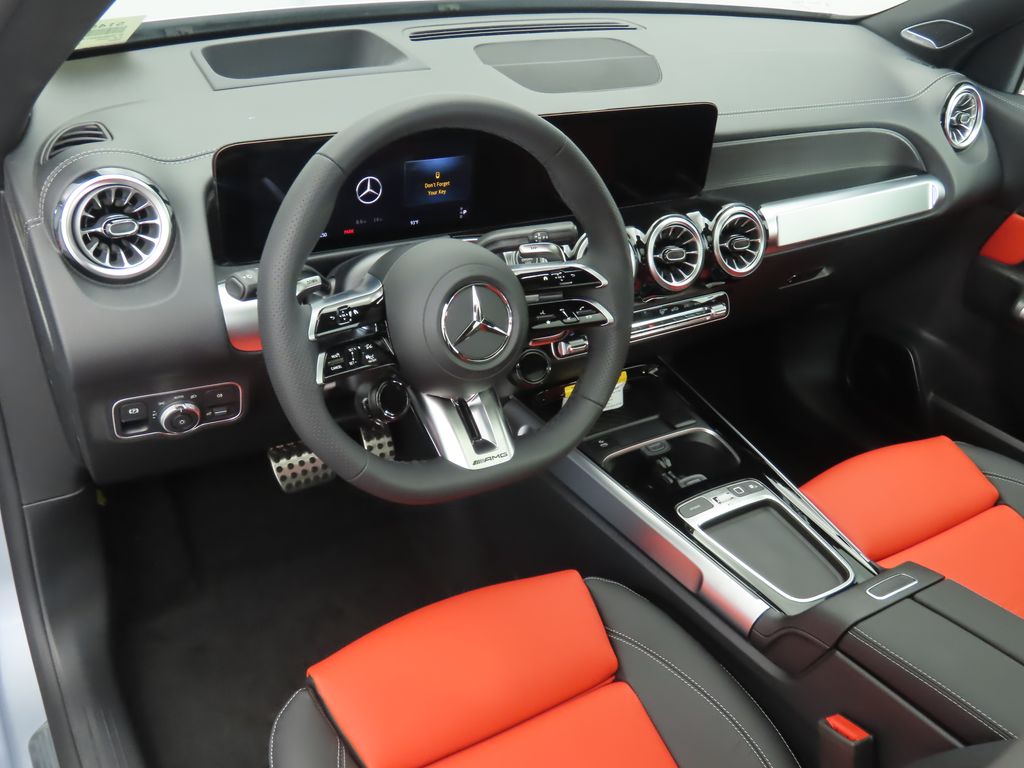 2026 Mercedes Benz GLB 35 AMG 4MATIC photo 9