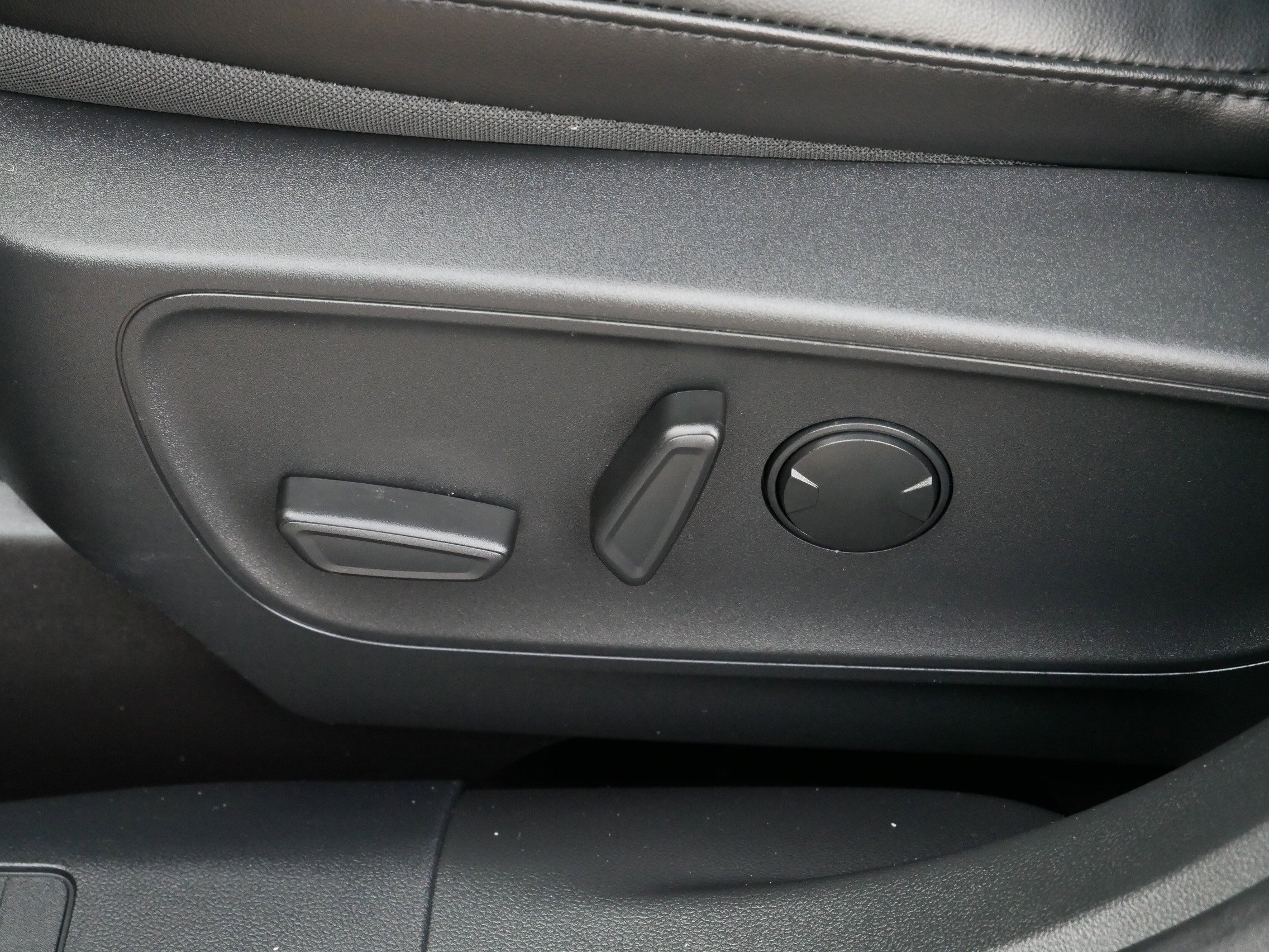 2025 Ford Escape ST-Line photo 18