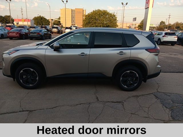 2026 Nissan Rogue SV photo 3