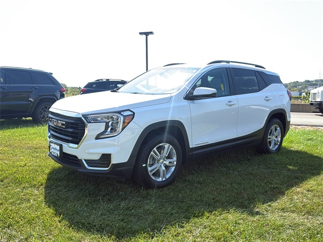 2023 GMC Terrain SLE's photo