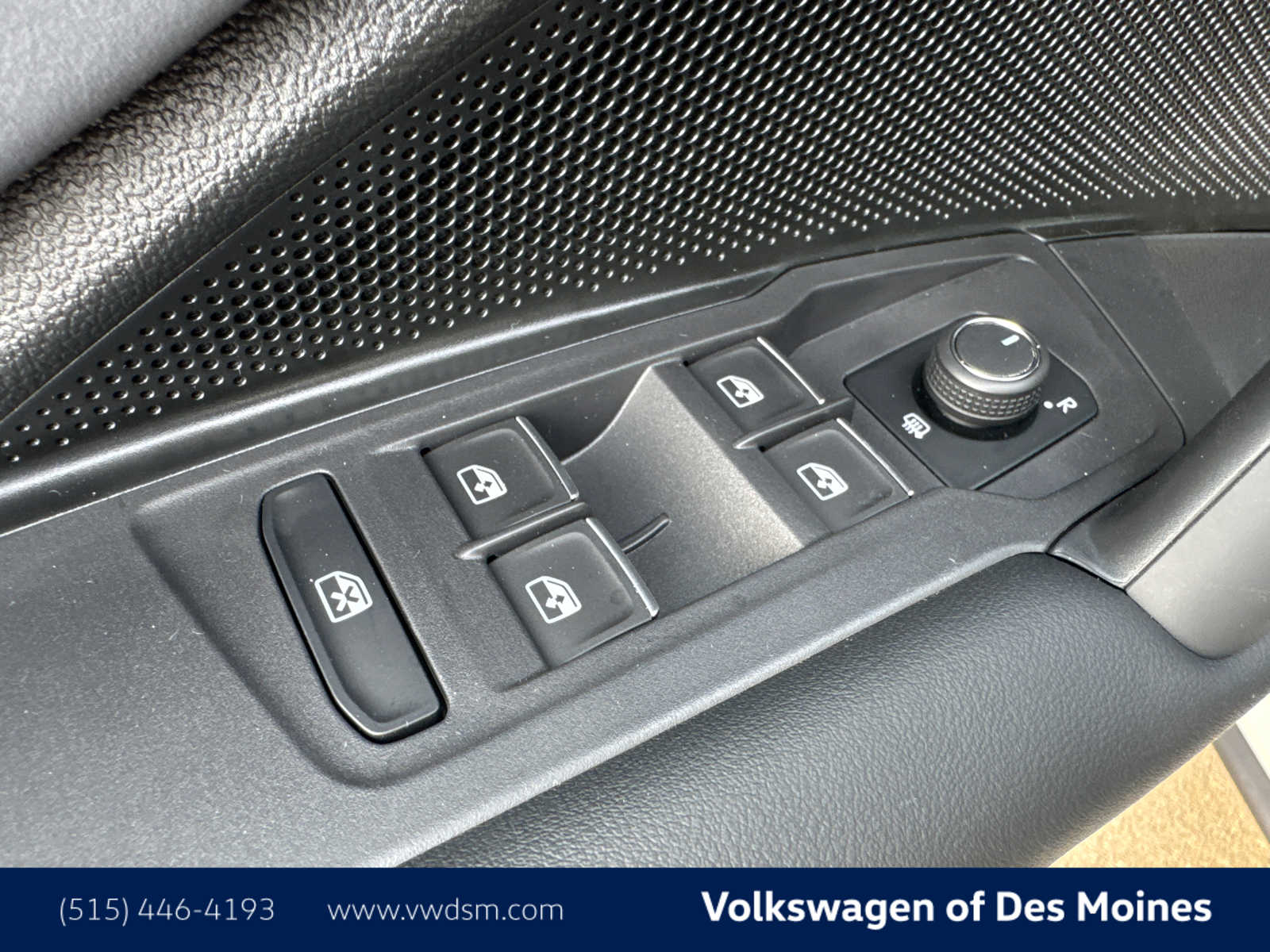 2025 Volkswagen Tiguan SE R-Line Black photo 22