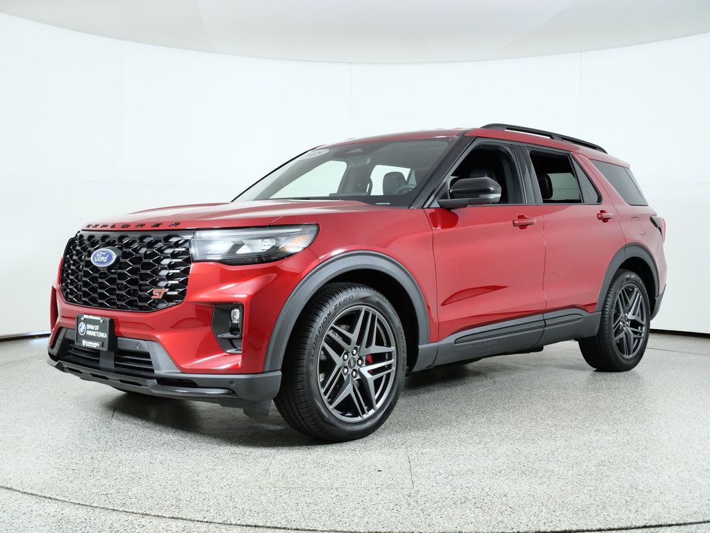 2025 Ford Explorer ST's photo