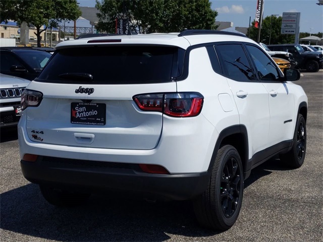 2026 Jeep Compass Latitude Altitude Special Edition photo 8