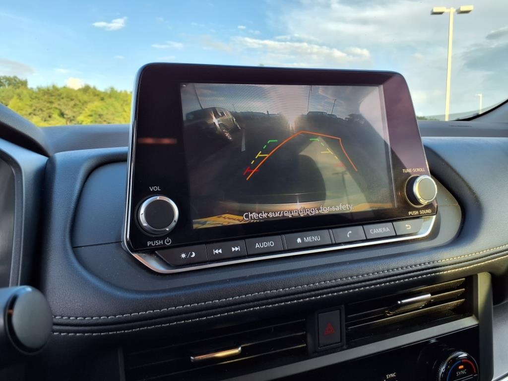 2023 Nissan Rogue SV photo 17
