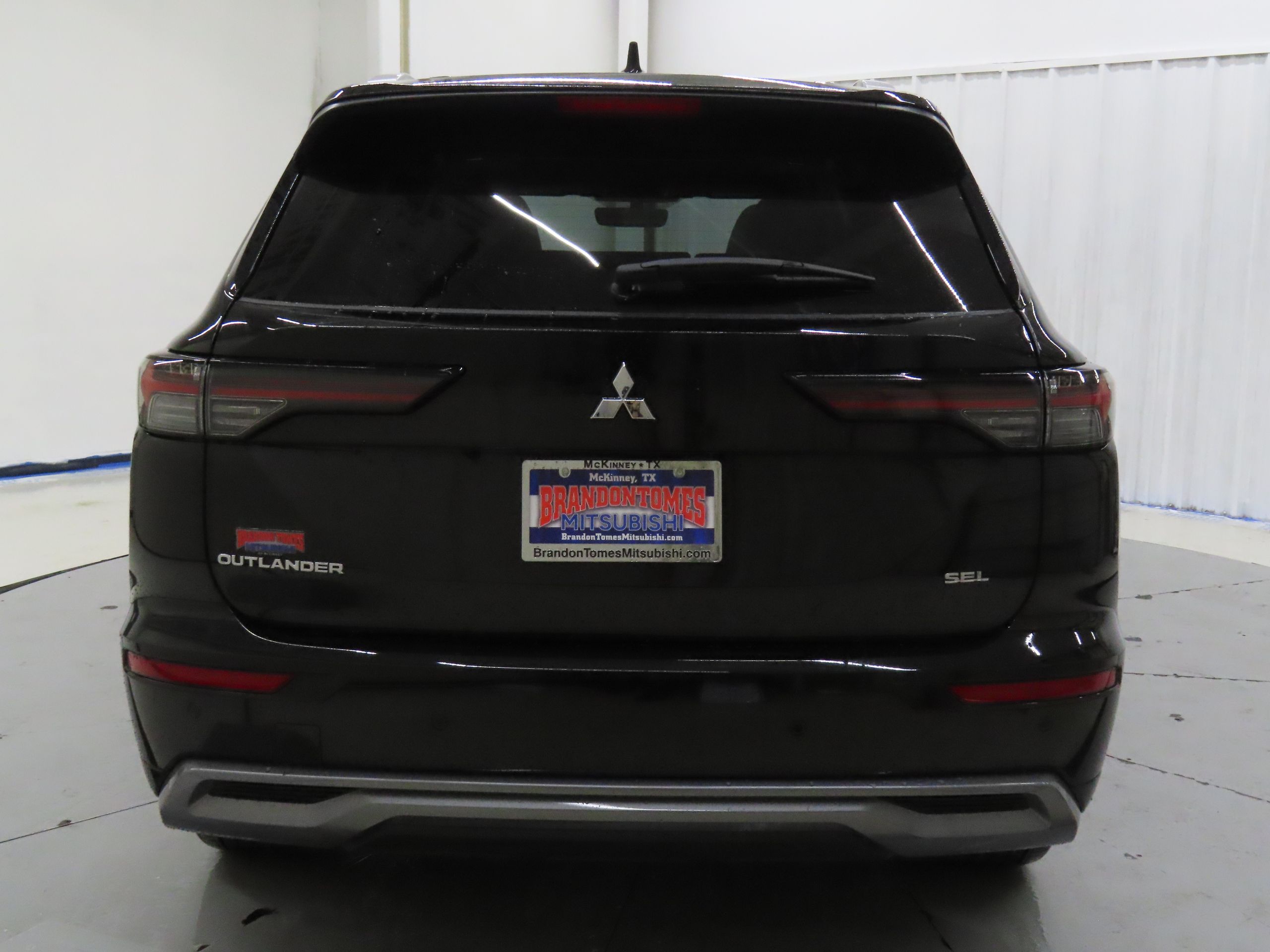 2025 Mitsubishi Outlander SEL photo 4