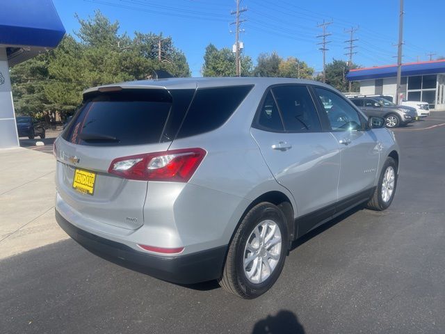 2021 Chevrolet Equinox LS photo 2