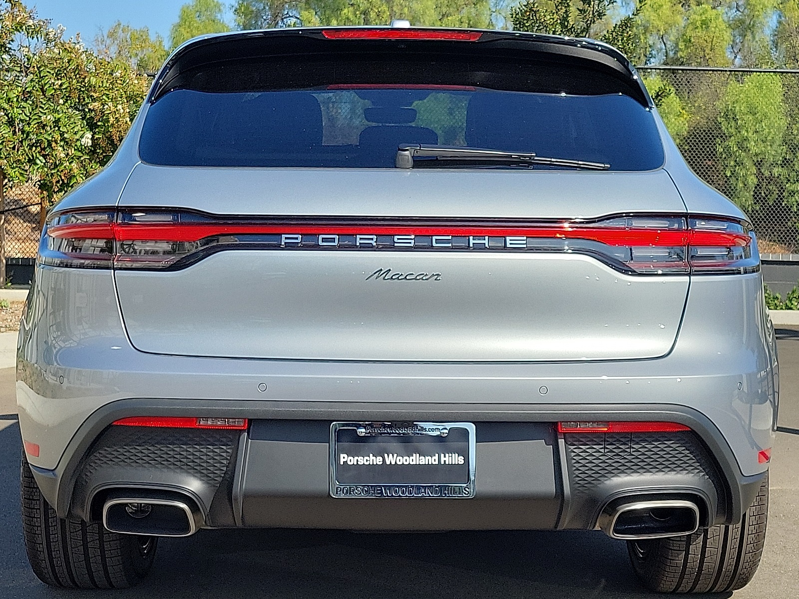 2025 Porsche Macan T photo 4
