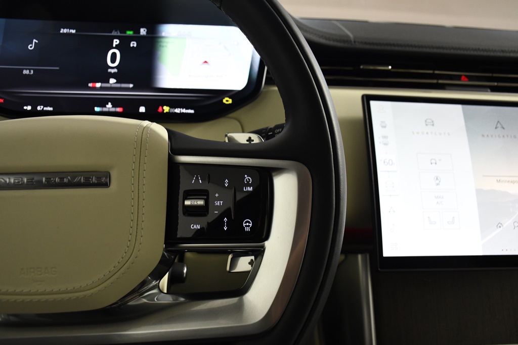 2025 Land Rover Range Rover SE photo 27
