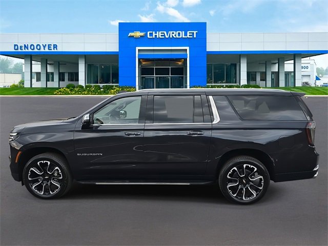 2025 Chevrolet Suburban Premier photo 8