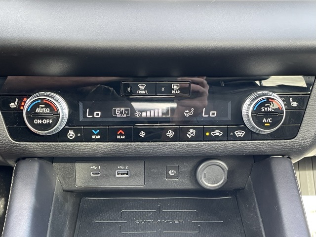 2025 Mitsubishi Outlander SEL Black Edition photo 23
