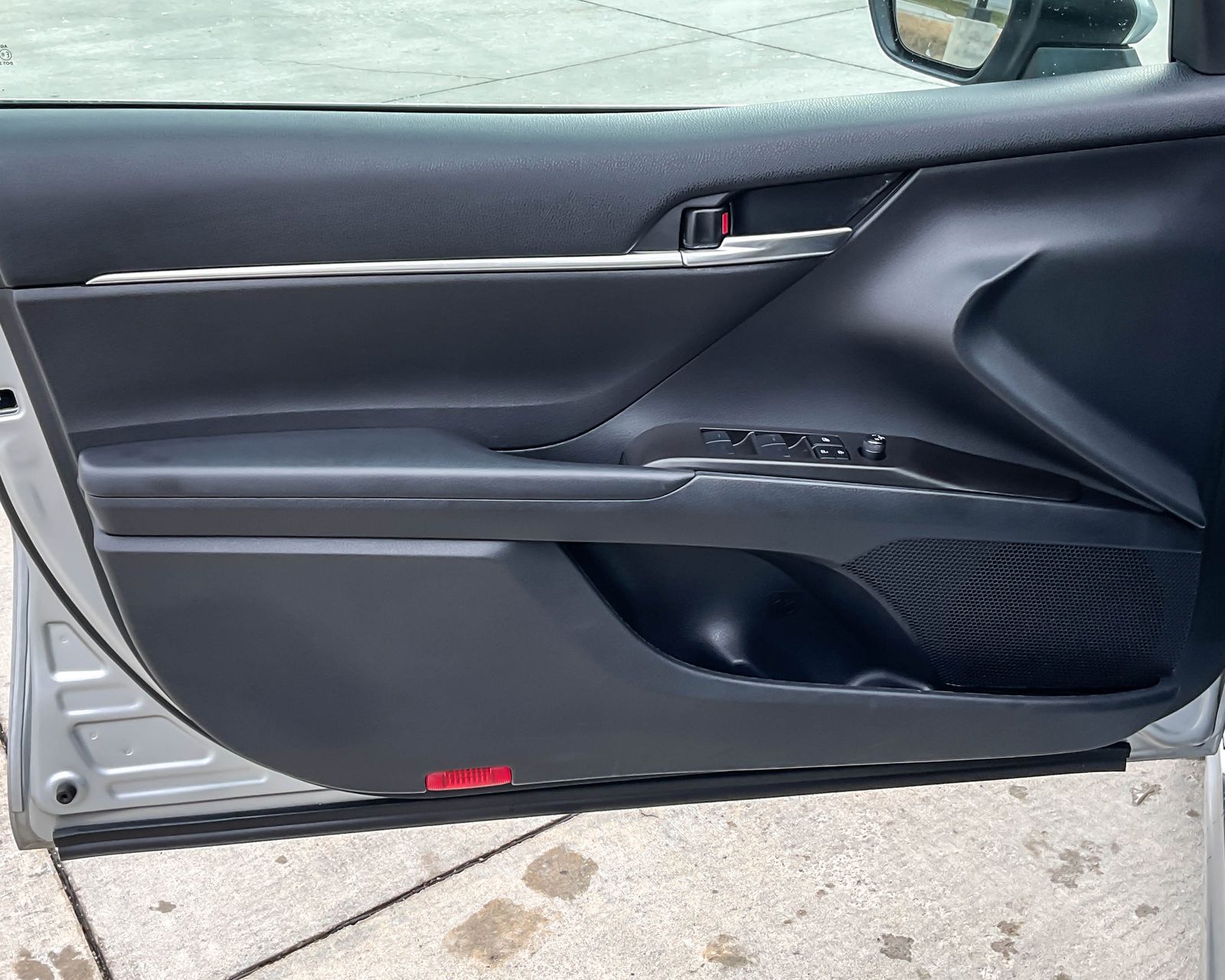 2022 Toyota Camry SE photo 8