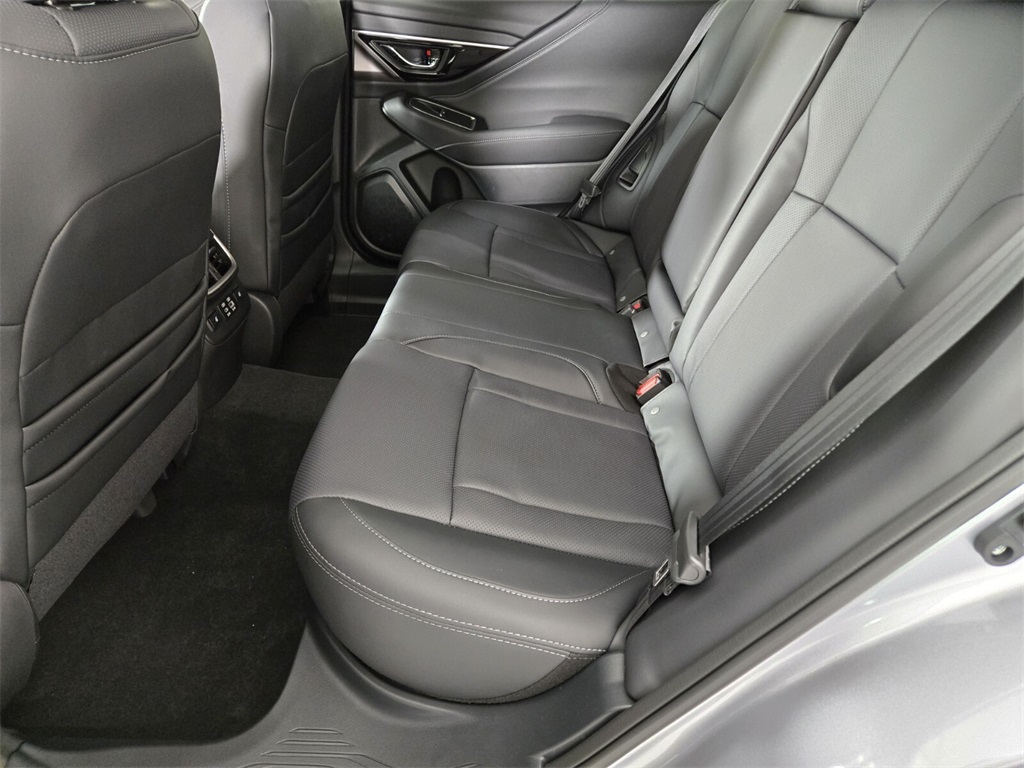2025 Subaru Outback Limited XT photo 9