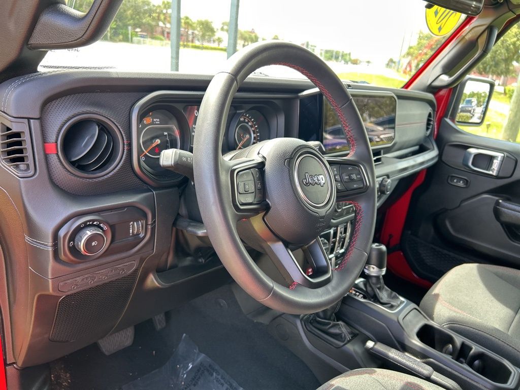2024 Jeep Wrangler Rubicon photo 13