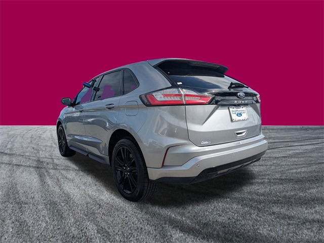 2022 Ford Edge ST photo 4