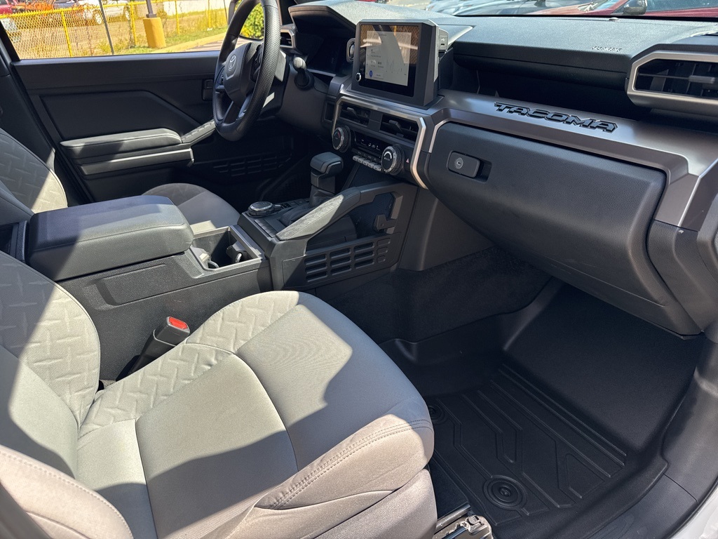 2024 Toyota Tacoma SR5 photo 18