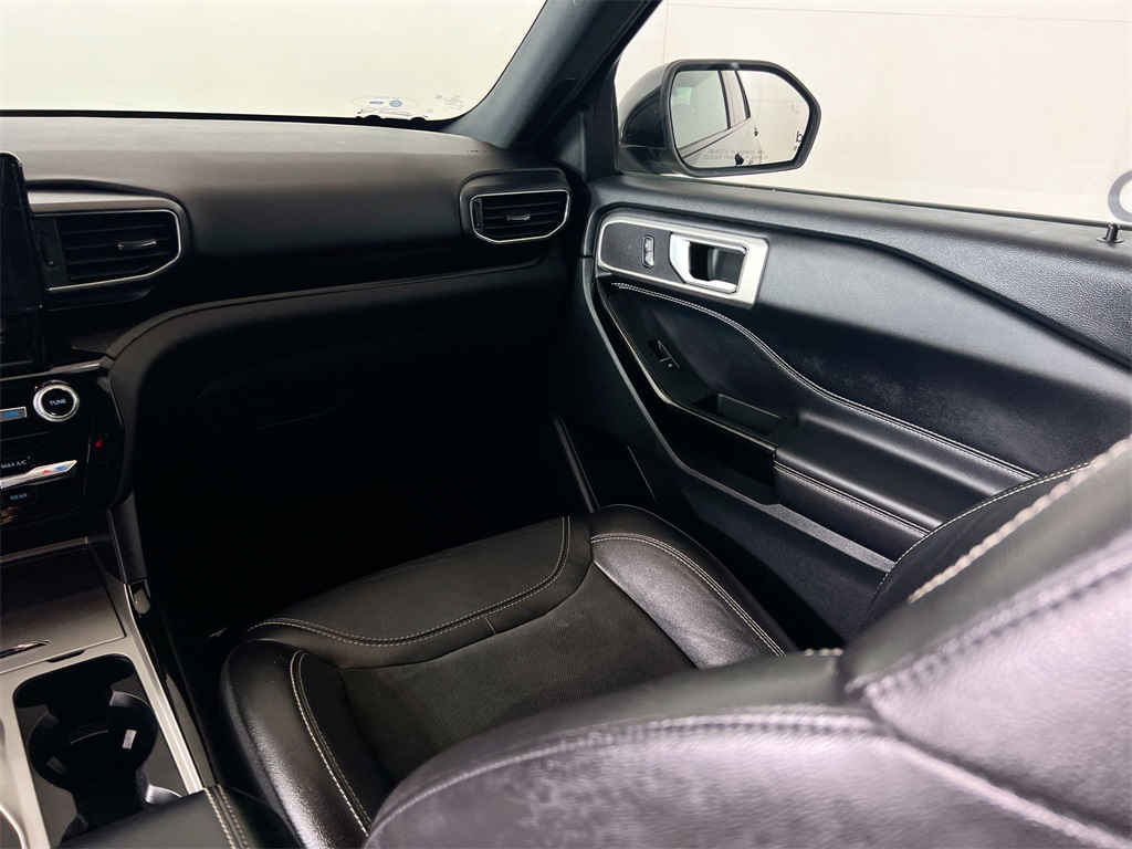 2022 Ford Explorer ST photo 28