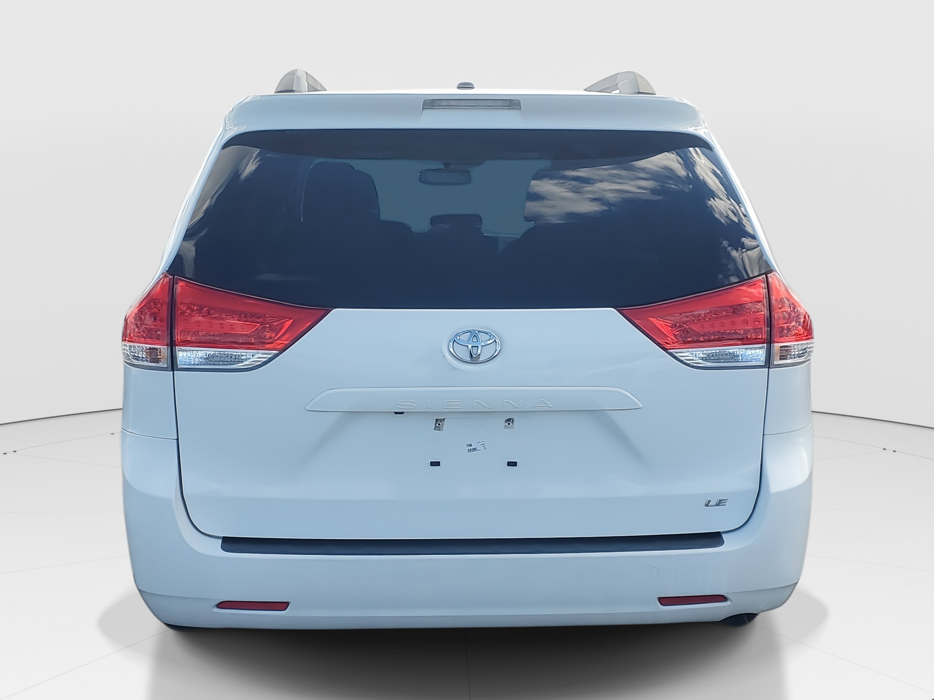 2013 Toyota Sienna LE photo 6