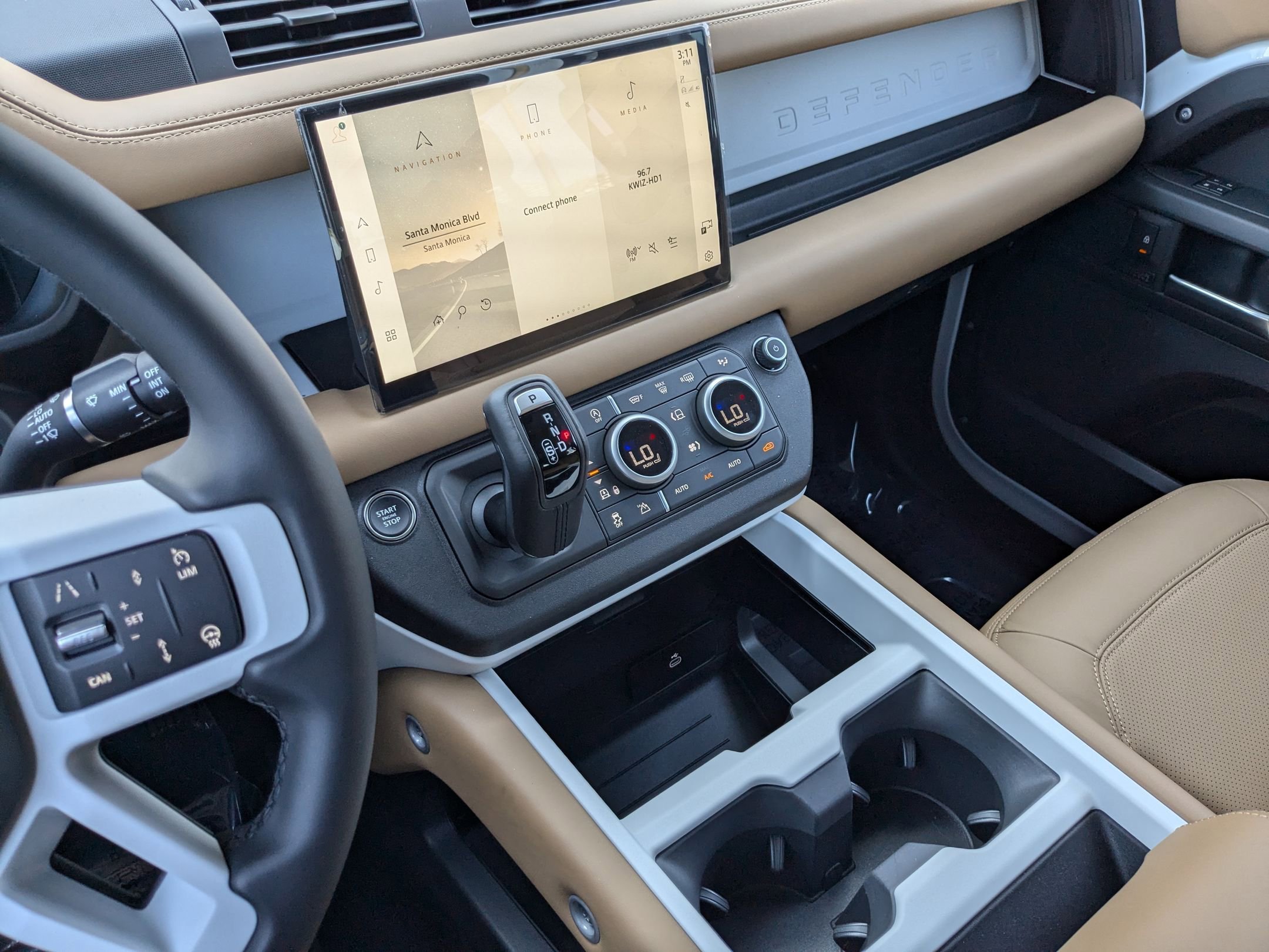 2025 Land Rover Defender 110 X-Dynamic SE photo 12