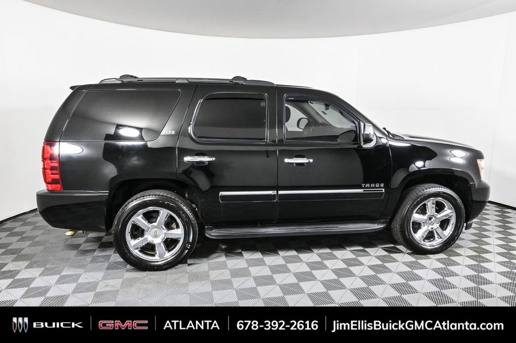 2013 Chevrolet Tahoe LTZ photo 25