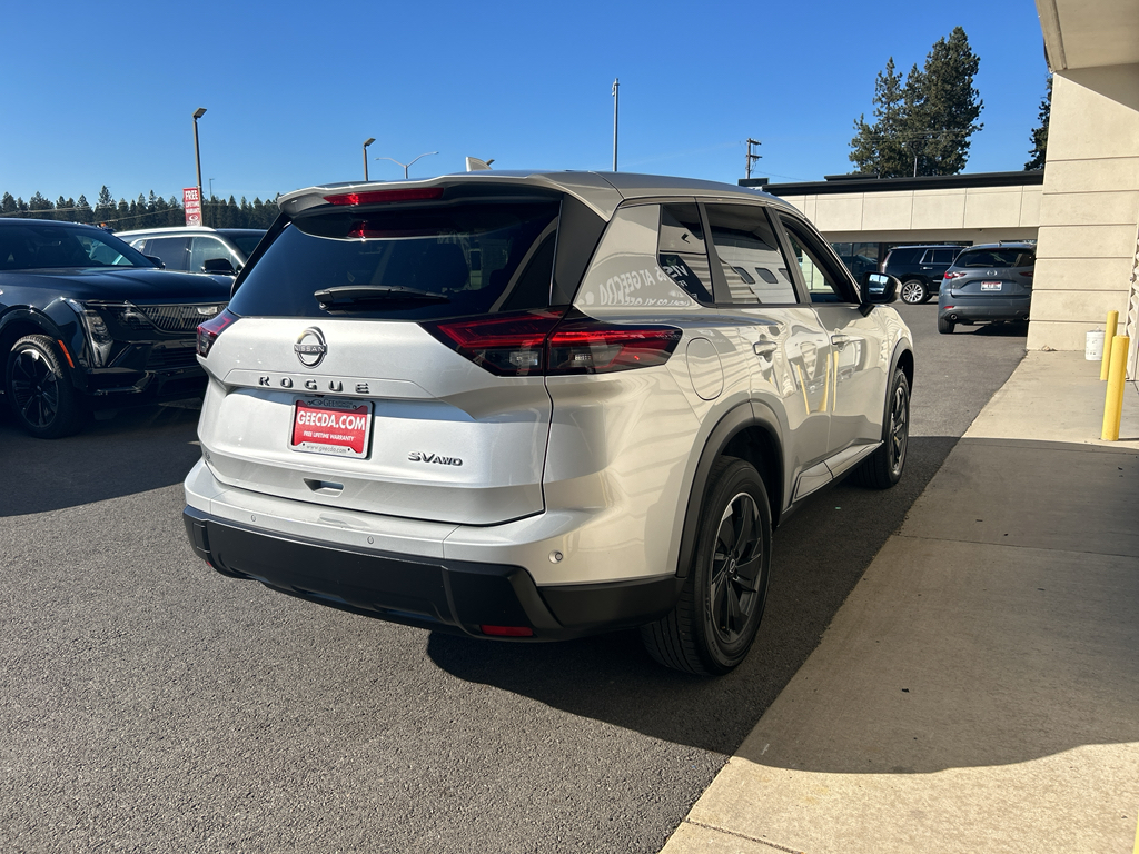 2024 Nissan Rogue SV photo 4