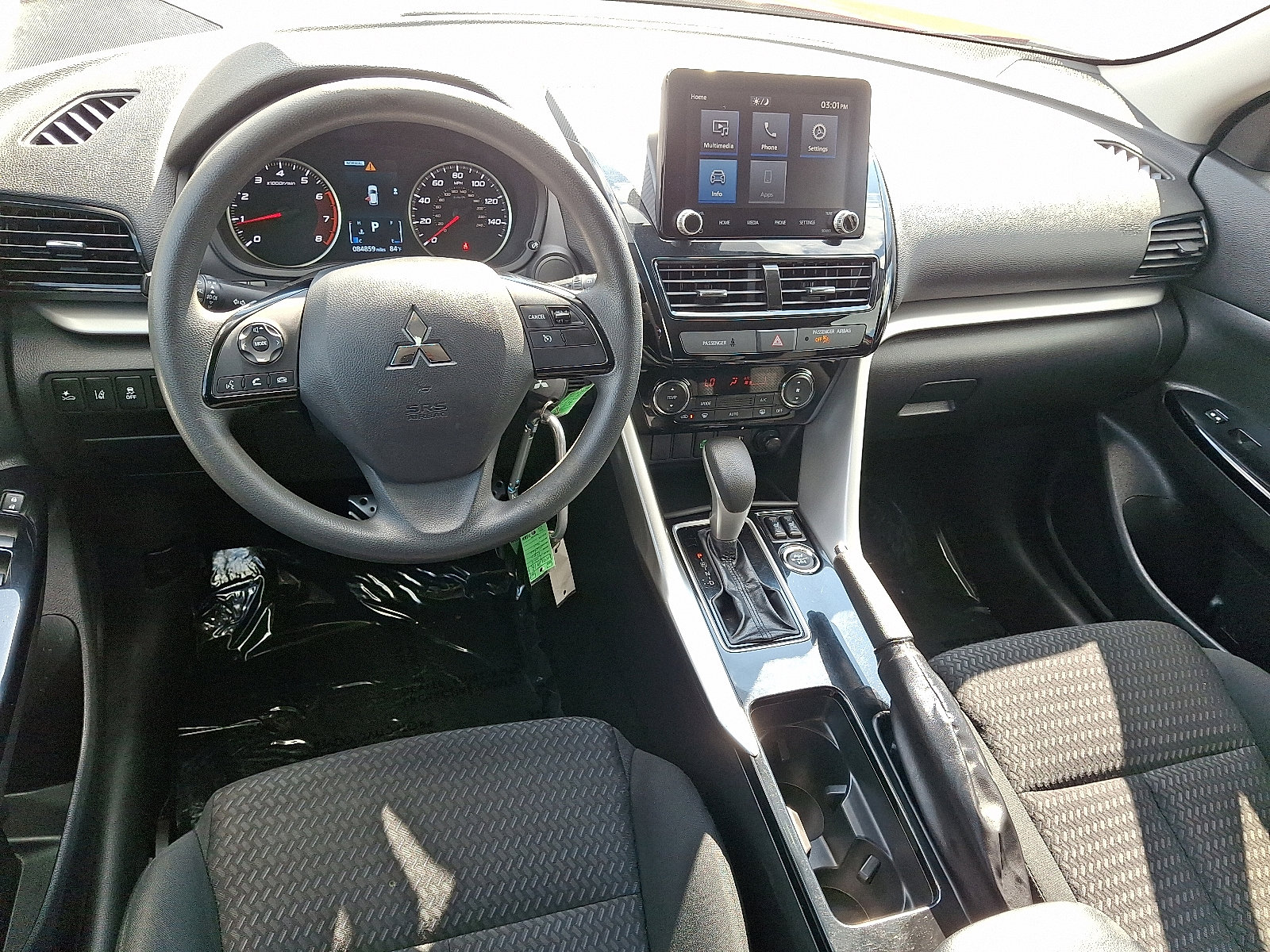 2022 Mitsubishi Eclipse Cross LE photo 9