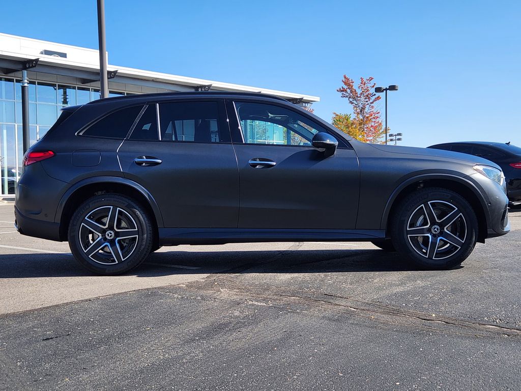 2026 Mercedes Benz GLC 300 4MATIC photo 2