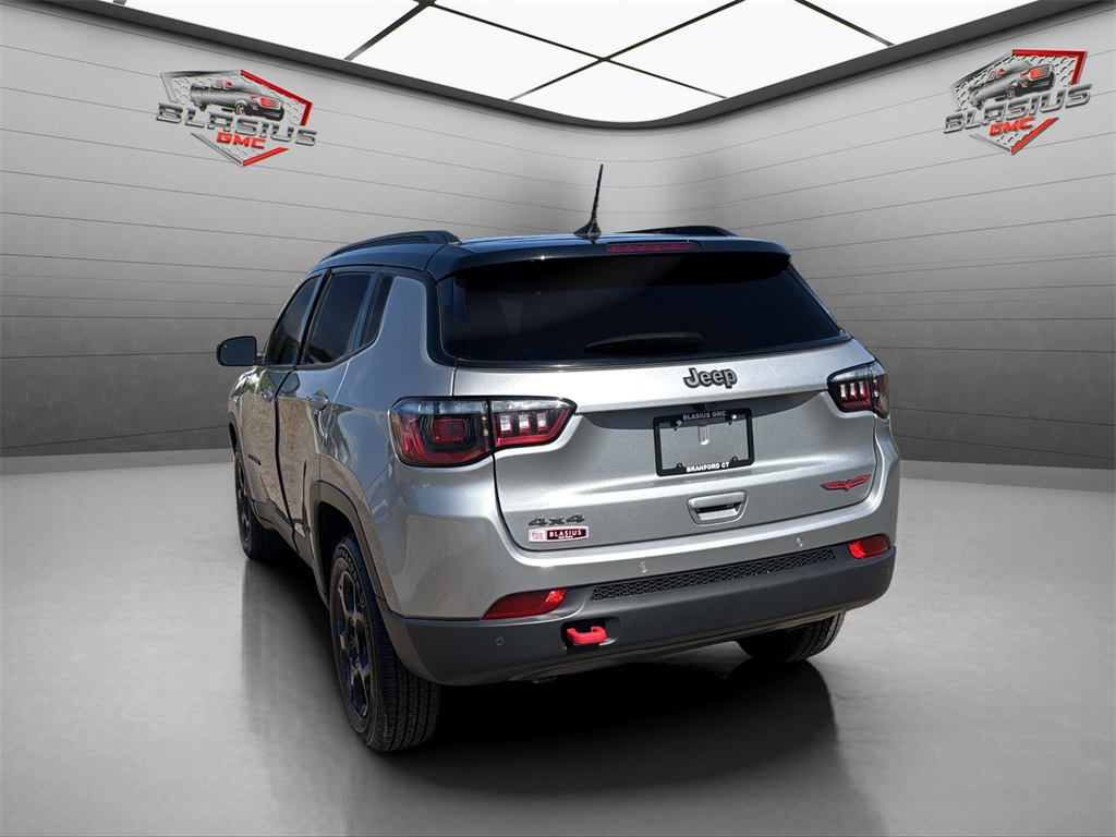 2023 Jeep Compass Trailhawk photo 3