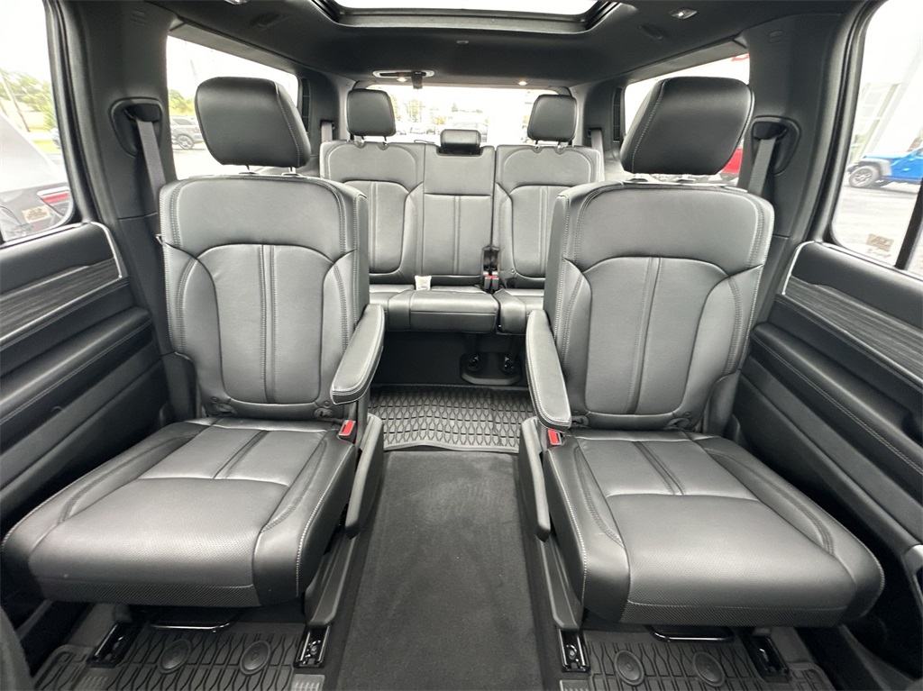 2024 Jeep Wagoneer Series III photo 23