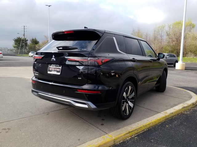 2025 Mitsubishi Outlander SE photo 4