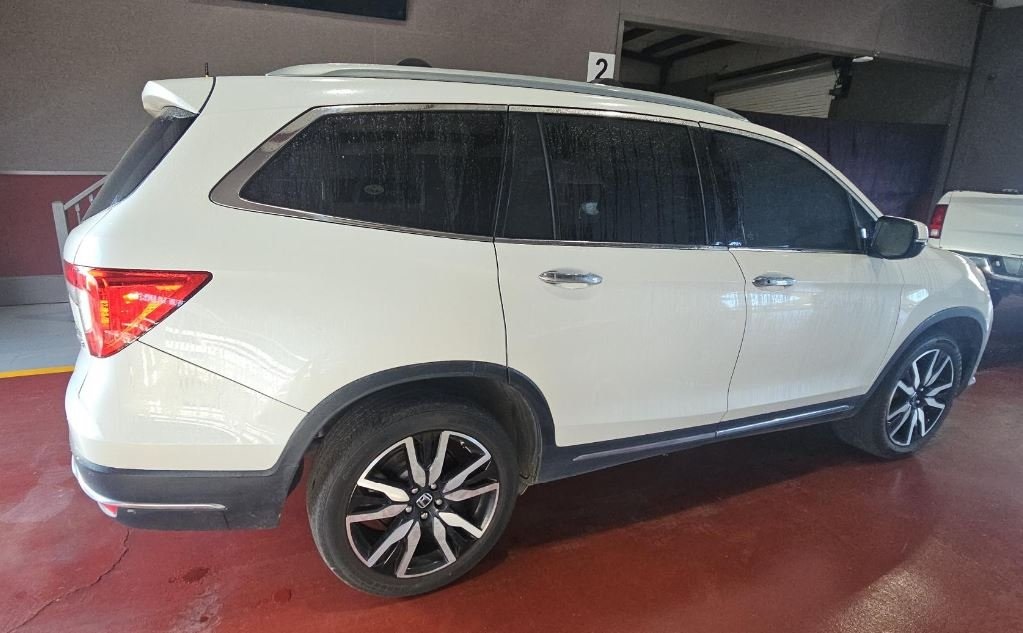 2019 Honda Pilot Elite photo 4