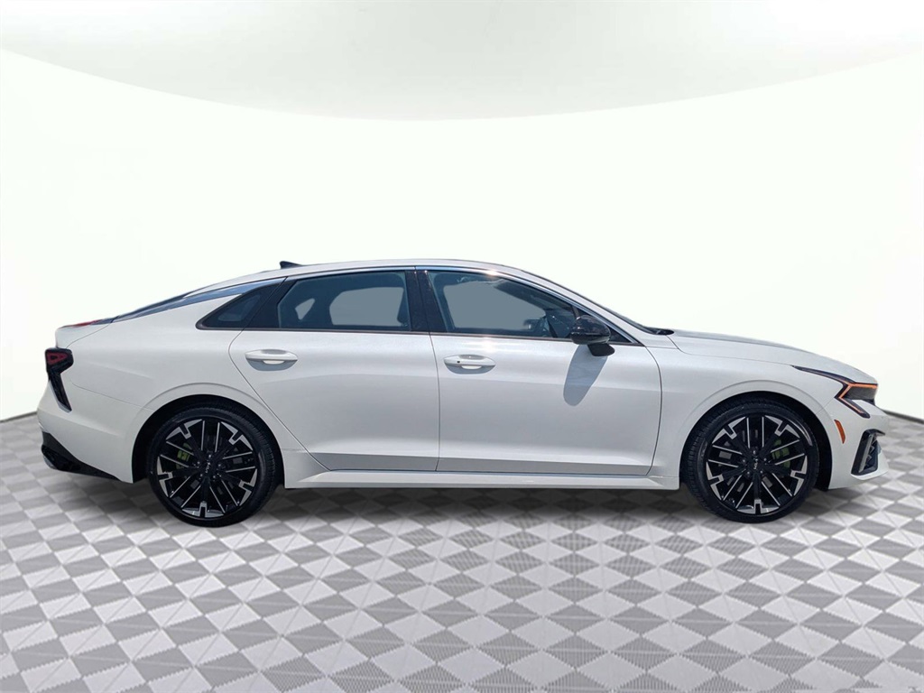 2025 Kia K5 GT photo 2