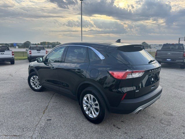 2022 Ford Escape SE photo 5