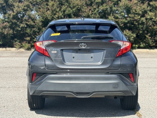 2022 Toyota C-HR XLE photo 4