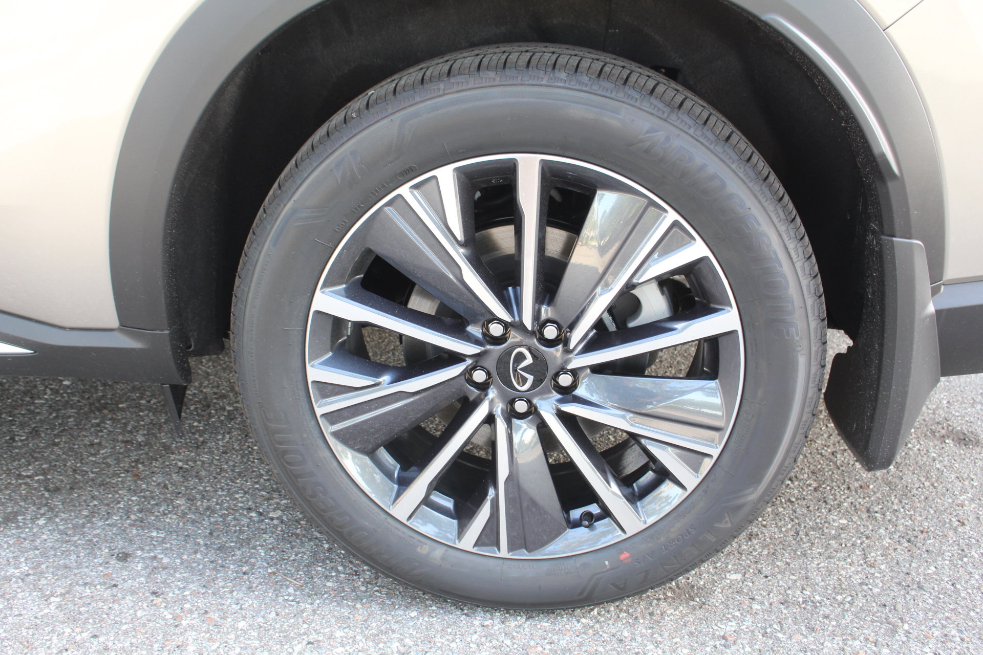 2026 Infiniti QX60 Luxe photo 8