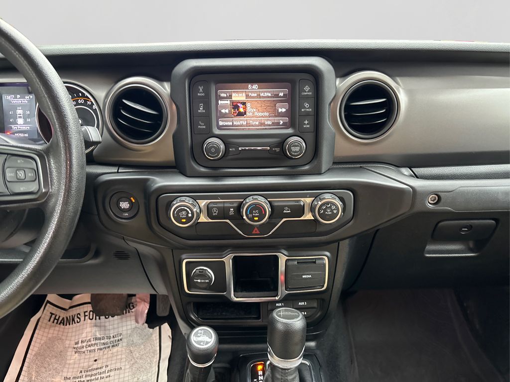 2021 Jeep Gladiator Sport photo 17