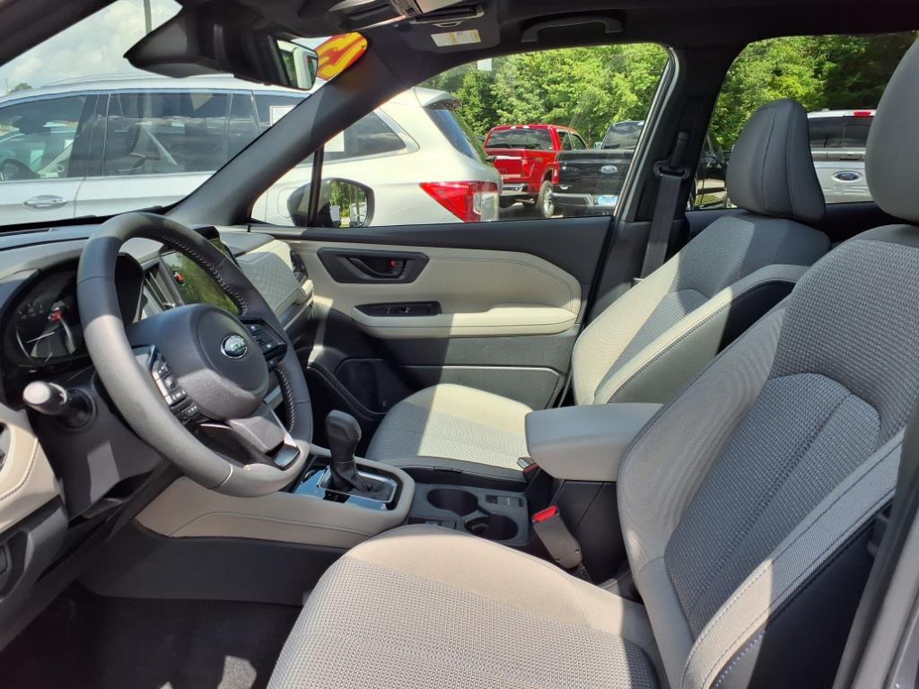 2025 Subaru Forester Premium Base photo 4