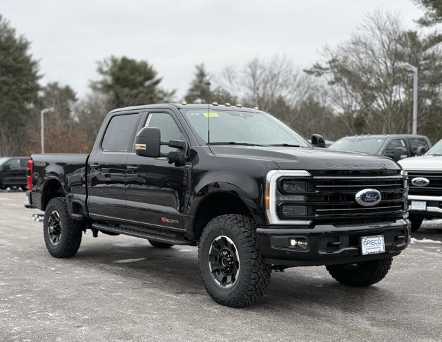 2026 Ford F-350 Super Duty Platinum's photo