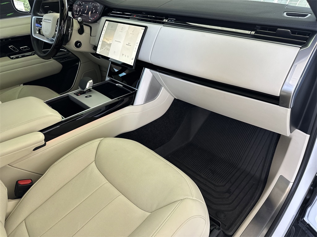 2024 Land Rover Range Rover SE photo 37