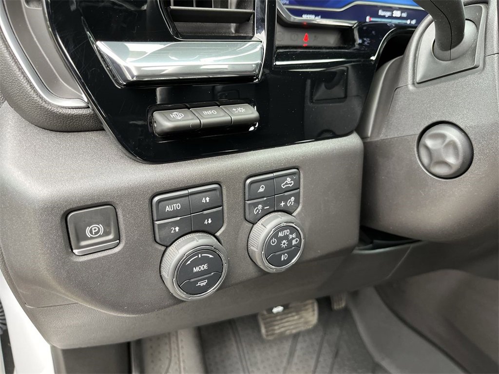 Used 2024 Chevrolet Silverado 1500 High Country with VIN 3GCUDJEL3RG204637 for sale in Oslo, Minnesota