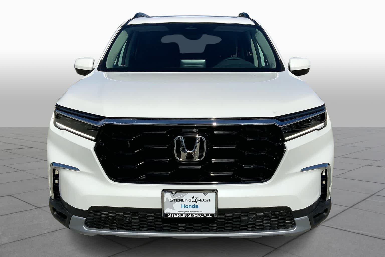 2025 Honda Pilot Touring photo 3