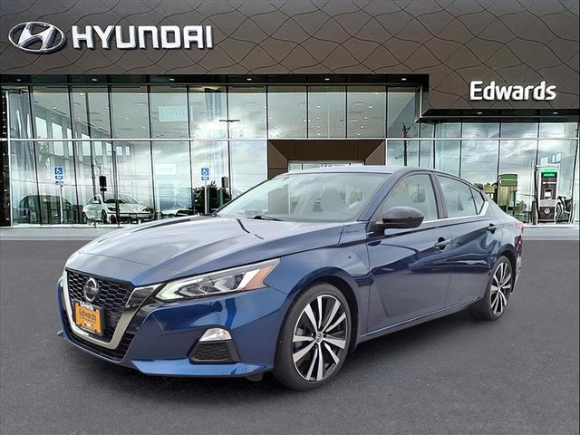 2022 Nissan Altima SR's photo