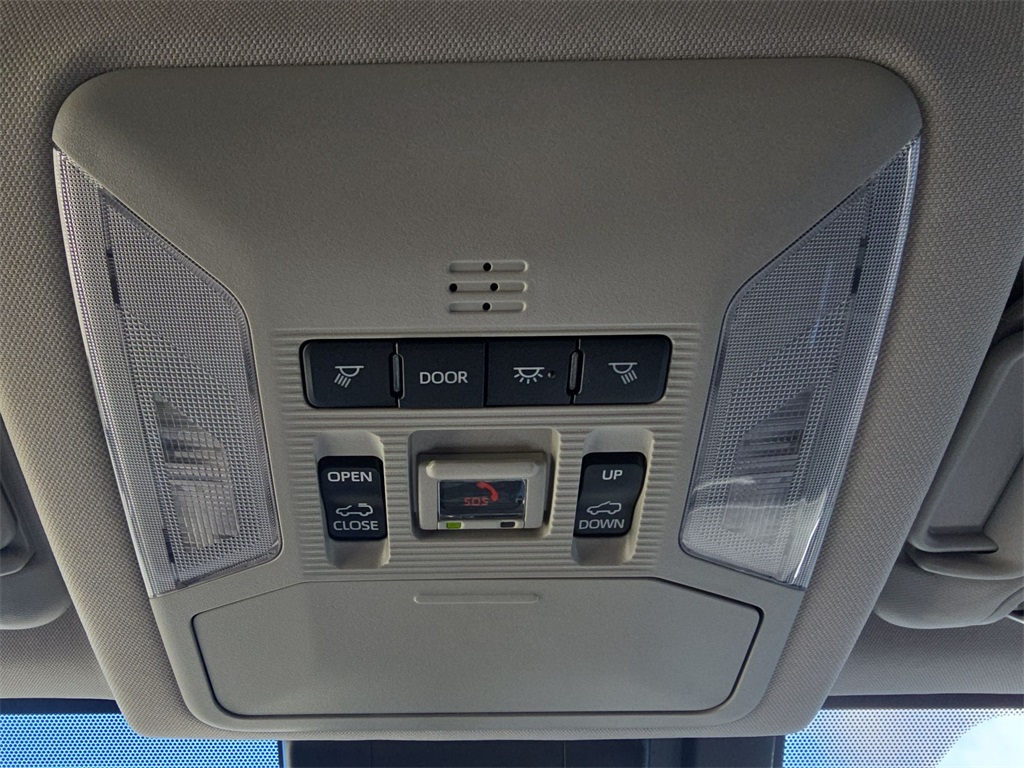 2022 Toyota RAV4 XLE photo 27