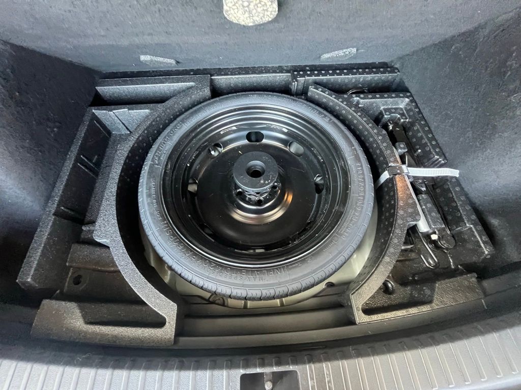 2022 Volkswagen Taos SE photo 25