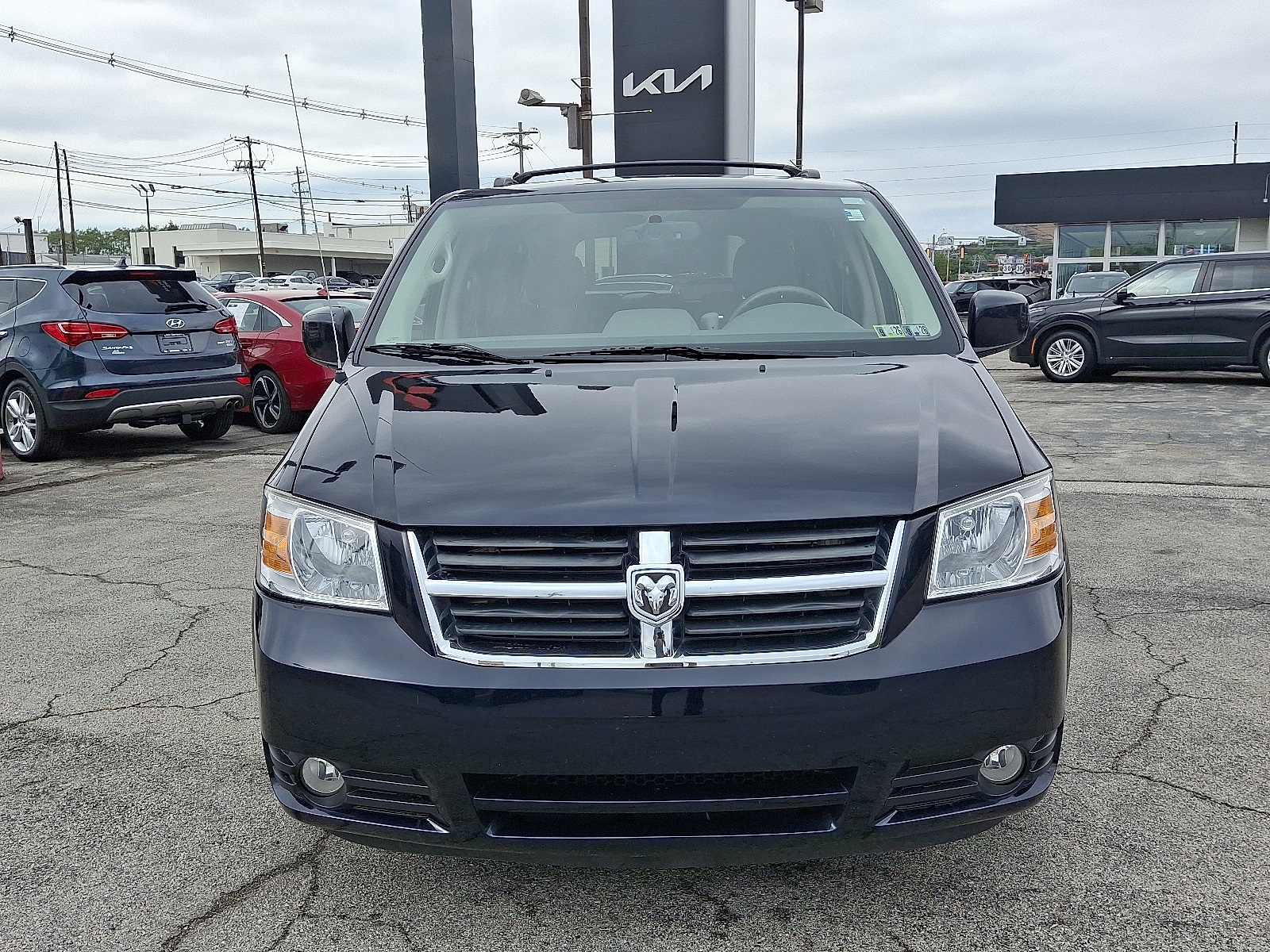 2010 Dodge Grand Caravan SXT Crew photo 2
