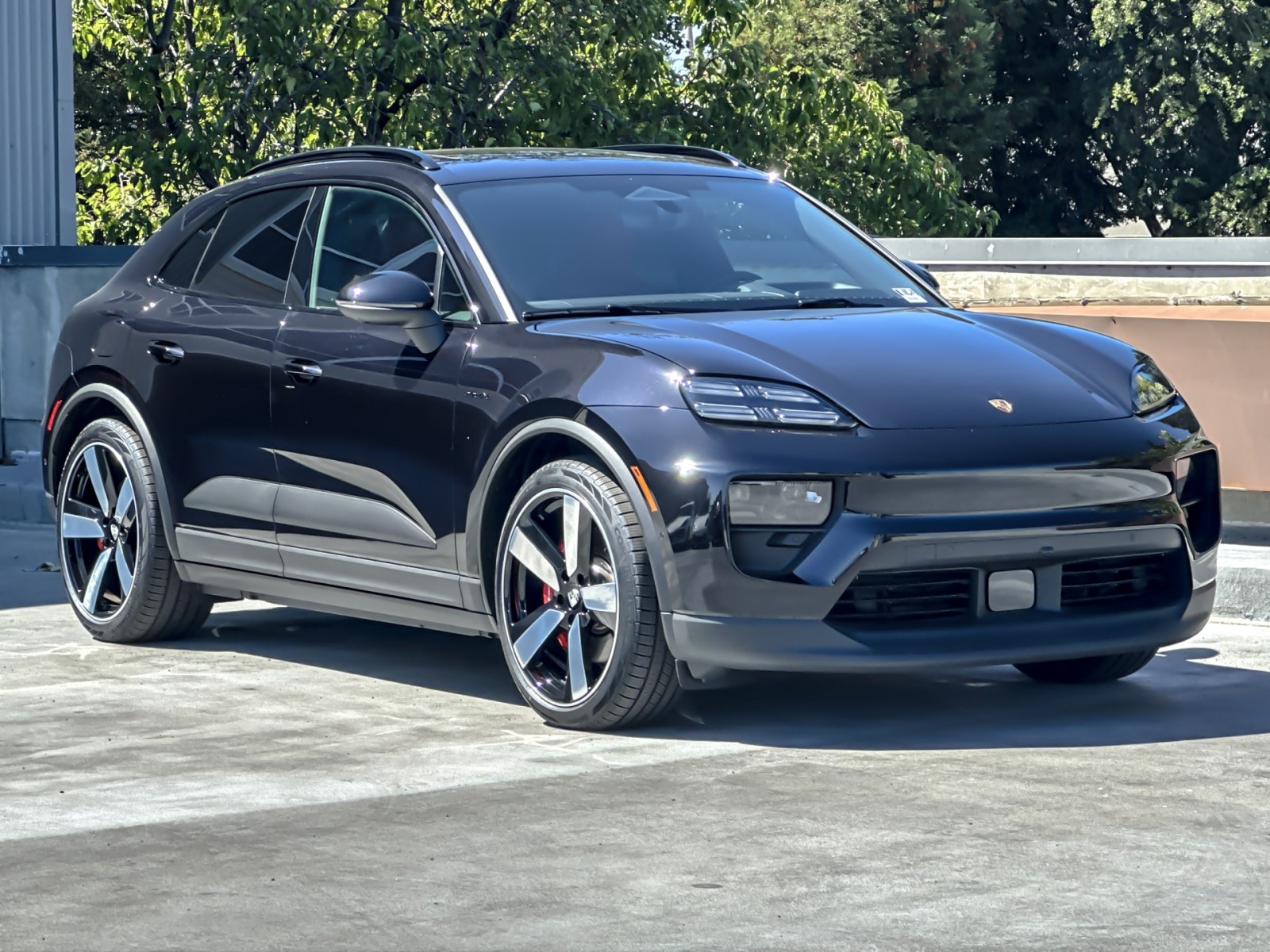 2025 Porsche Macan Electric photo 10
